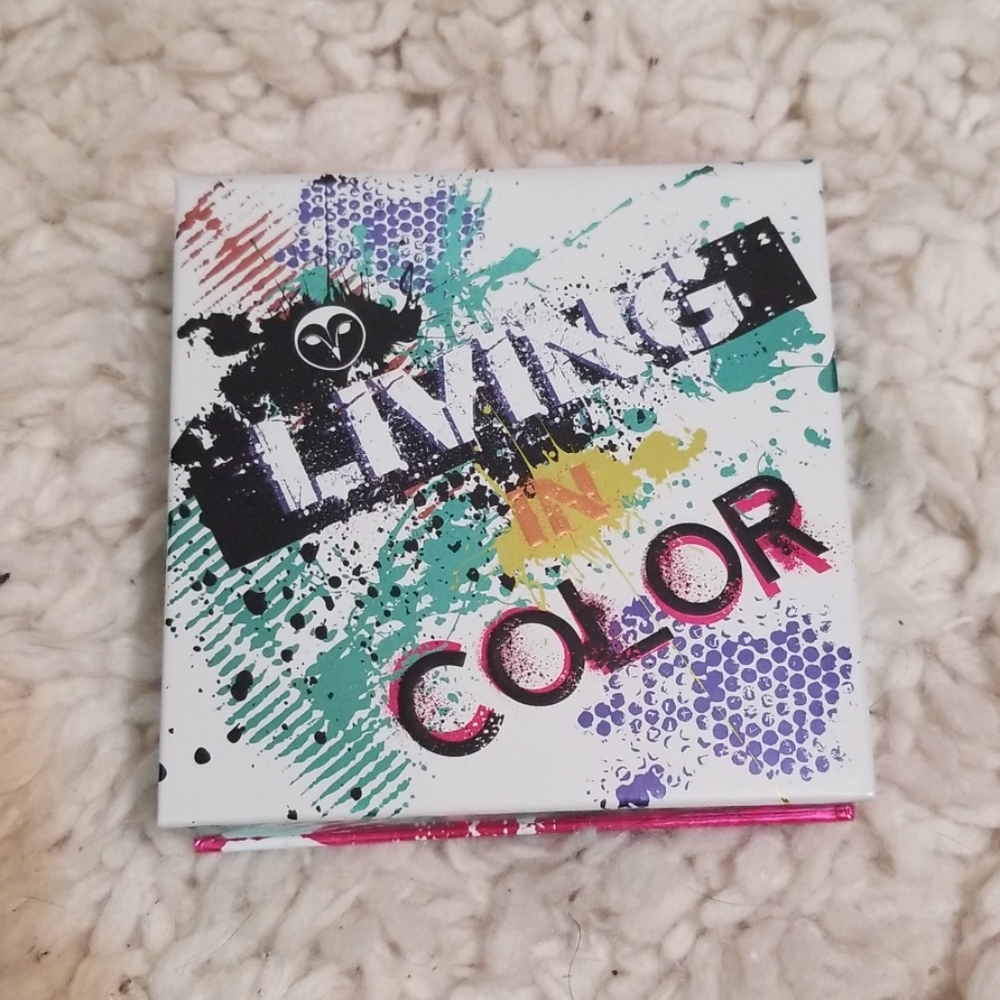 Hank and Henry Living in Color Eye Shadow Palette